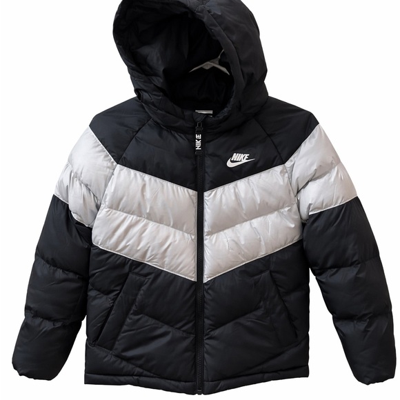 Nike Other - Nike youth puffer jacket hooded insulated chevron medium